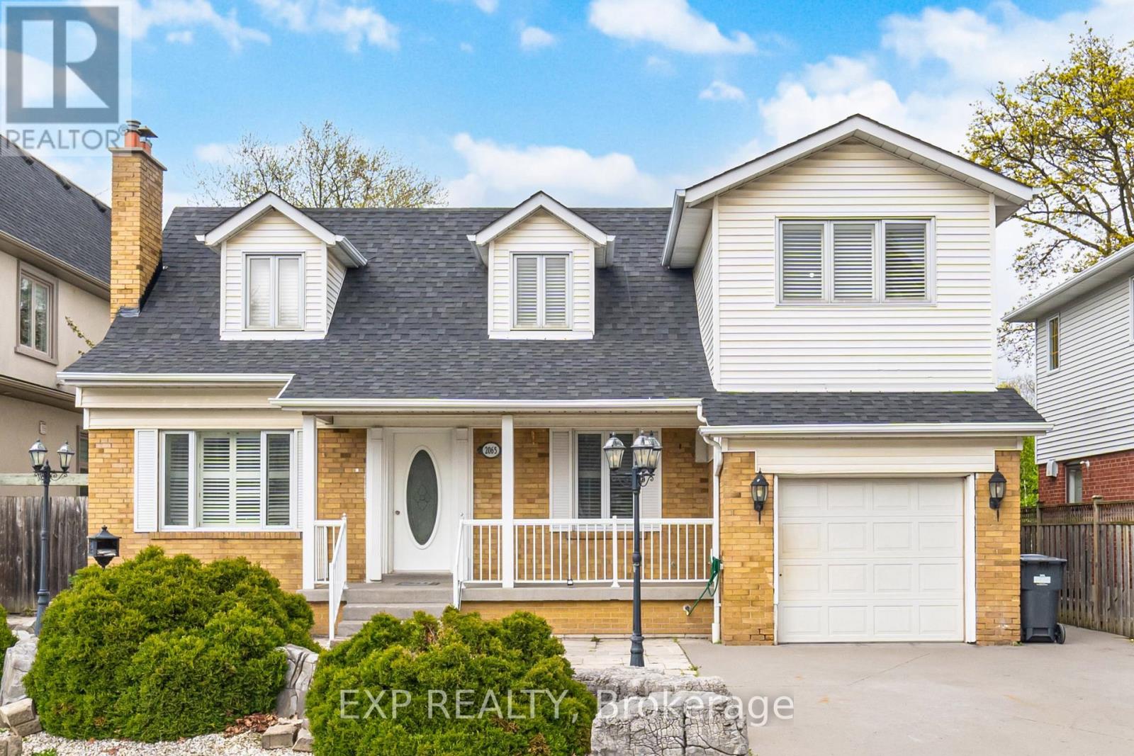 2065 Westfield Drive, Mississauga, Ontario  L4Y 1P2 - Photo 1 - W13105880
