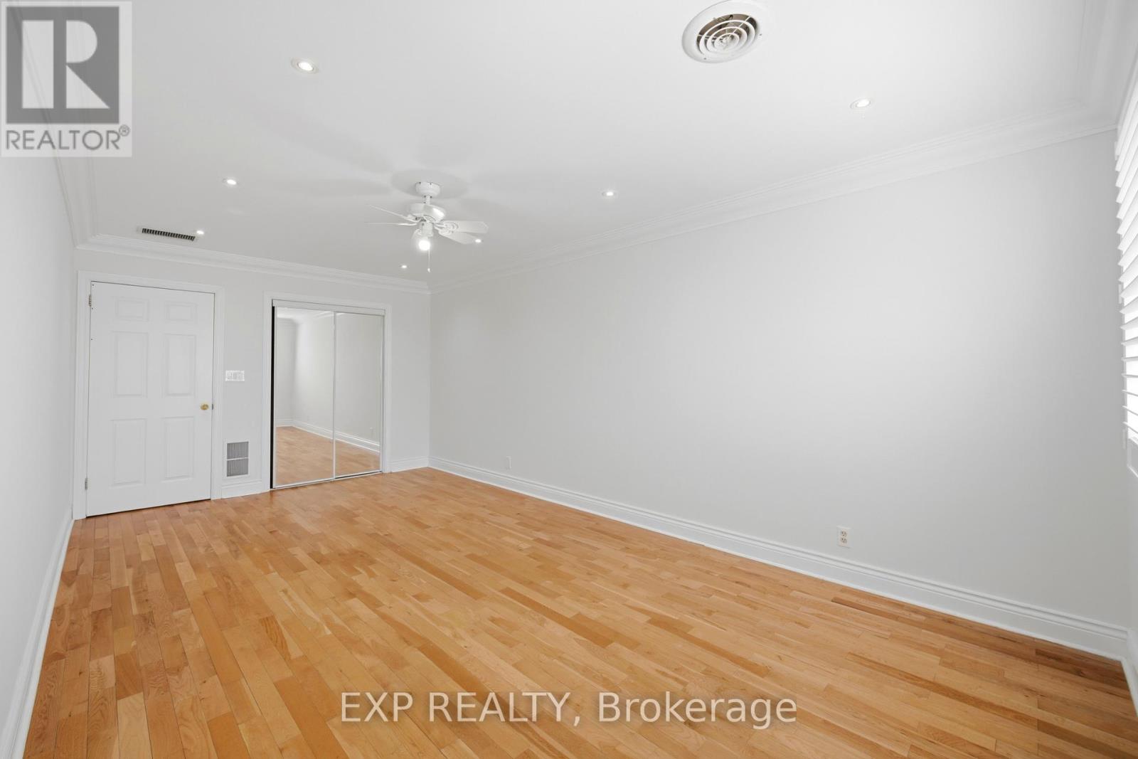 2065 Westfield Drive, Mississauga, Ontario  L4Y 1P2 - Photo 23 - W13105880