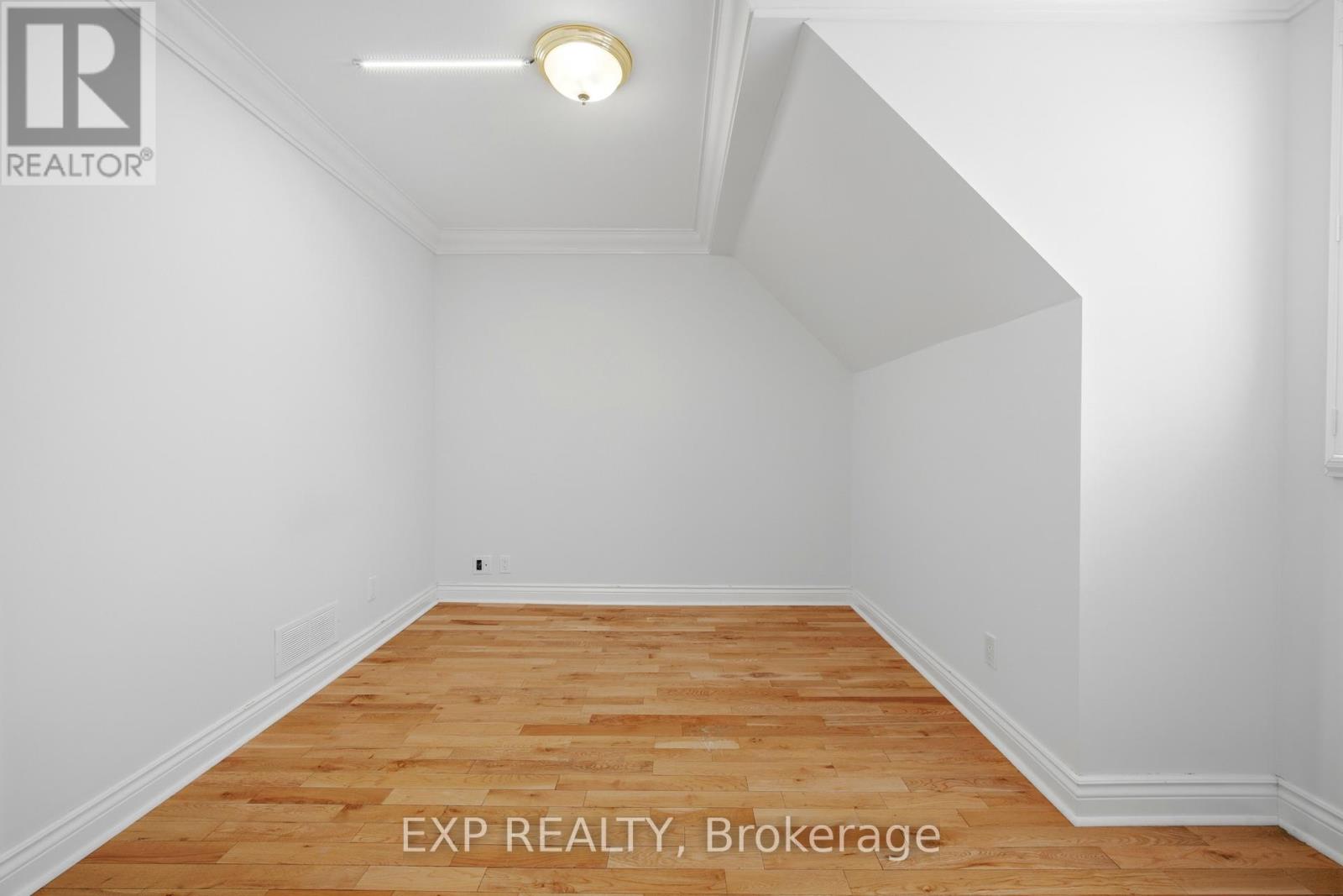 2065 Westfield Drive, Mississauga, Ontario  L4Y 1P2 - Photo 24 - W13105880