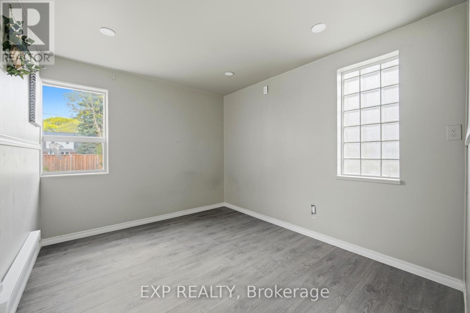 2065 Westfield Drive, Mississauga, Ontario  L4Y 1P2 - Photo 32 - W13105880