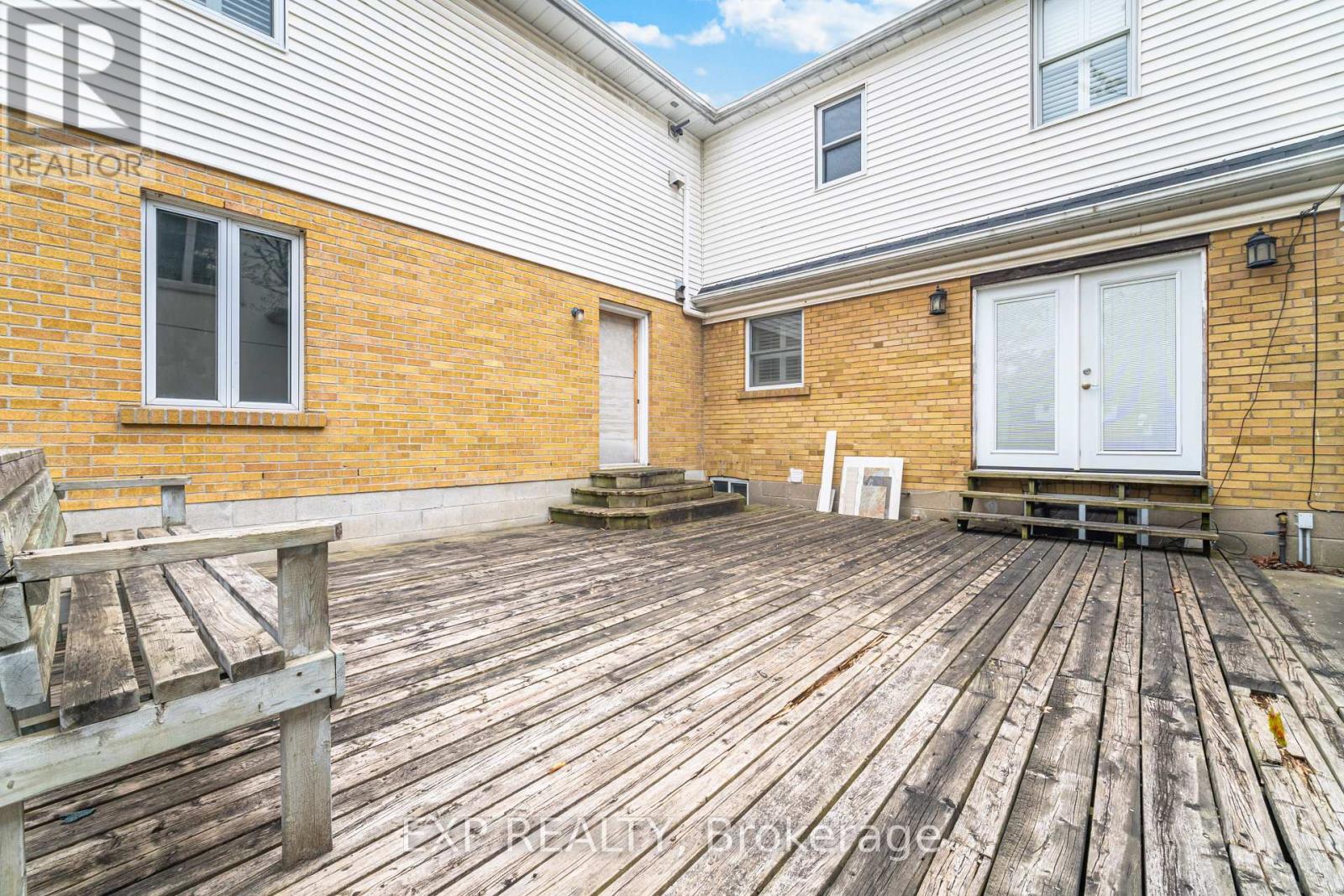 2065 Westfield Drive, Mississauga, Ontario  L4Y 1P2 - Photo 48 - W13105880