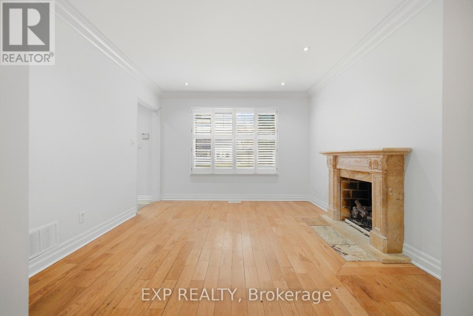2065 Westfield Drive, Mississauga, Ontario  L4Y 1P2 - Photo 8 - W13105880