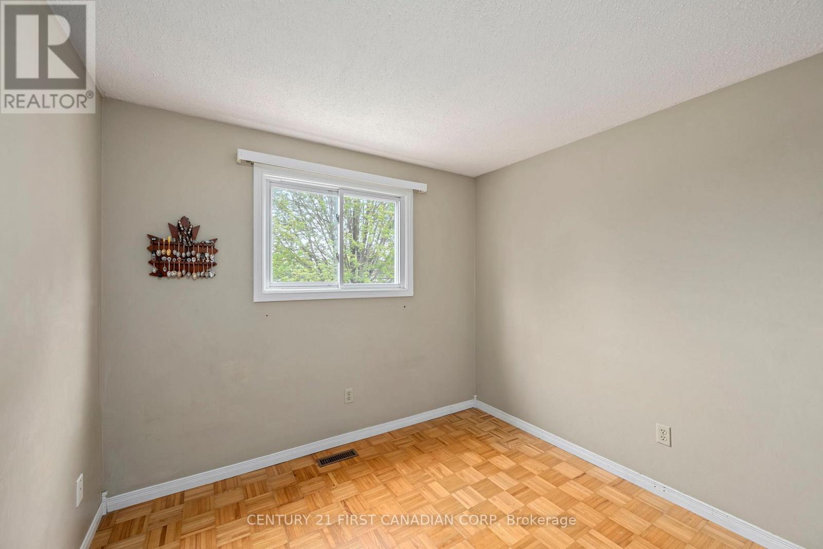 19 Clara Crescent, London South, Ontario  N6E 3G2 - Photo 19 - X13105932