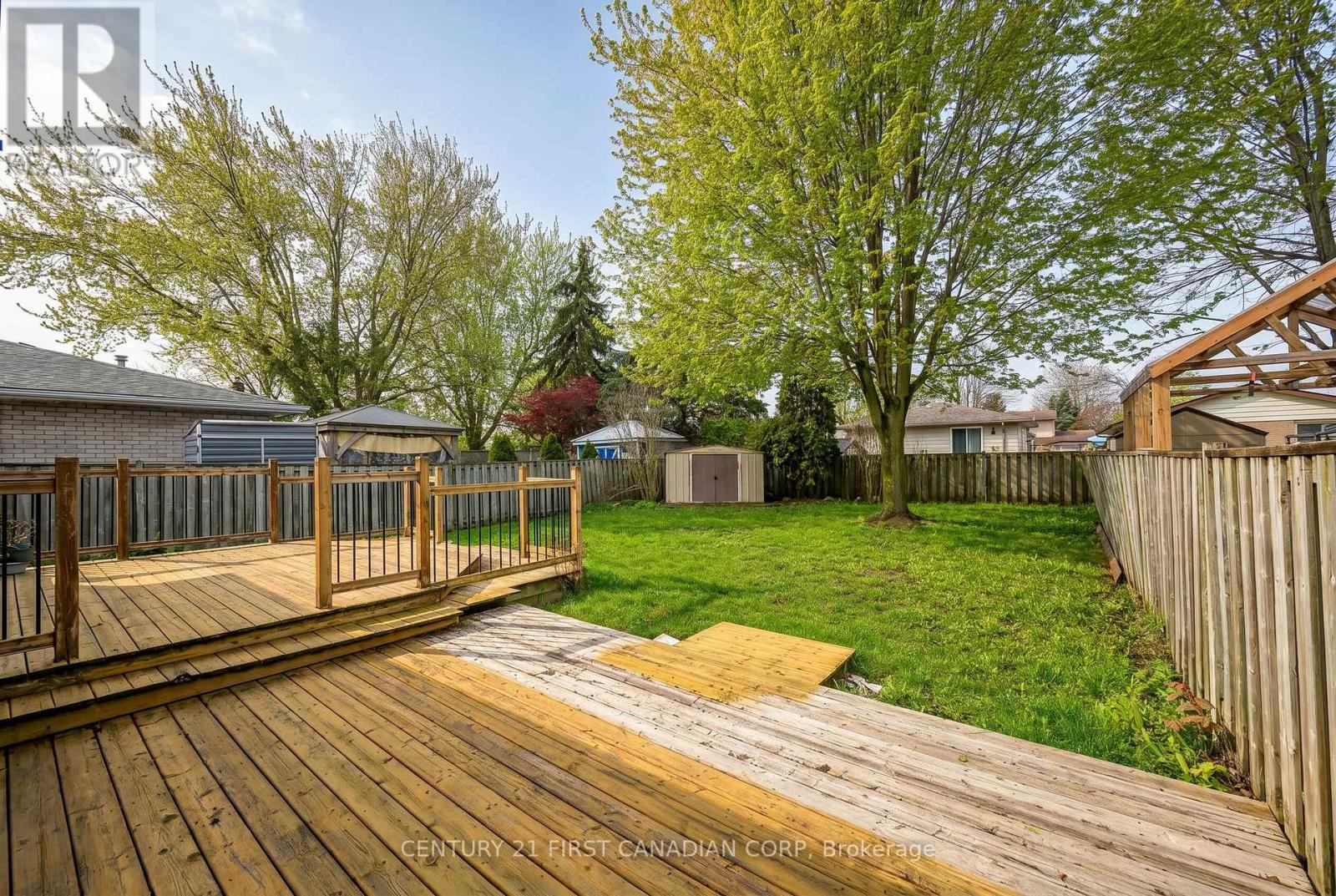 19 Clara Crescent, London South, Ontario  N6E 3G2 - Photo 3 - X13105932