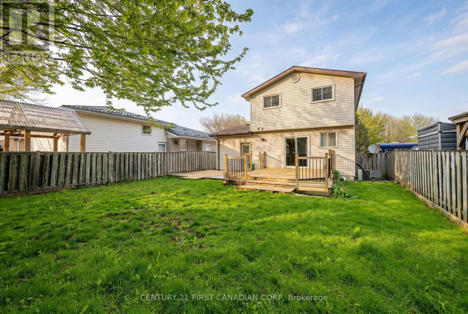 19 Clara Crescent, London South, Ontario  N6E 3G2 - Photo 5 - X13105932
