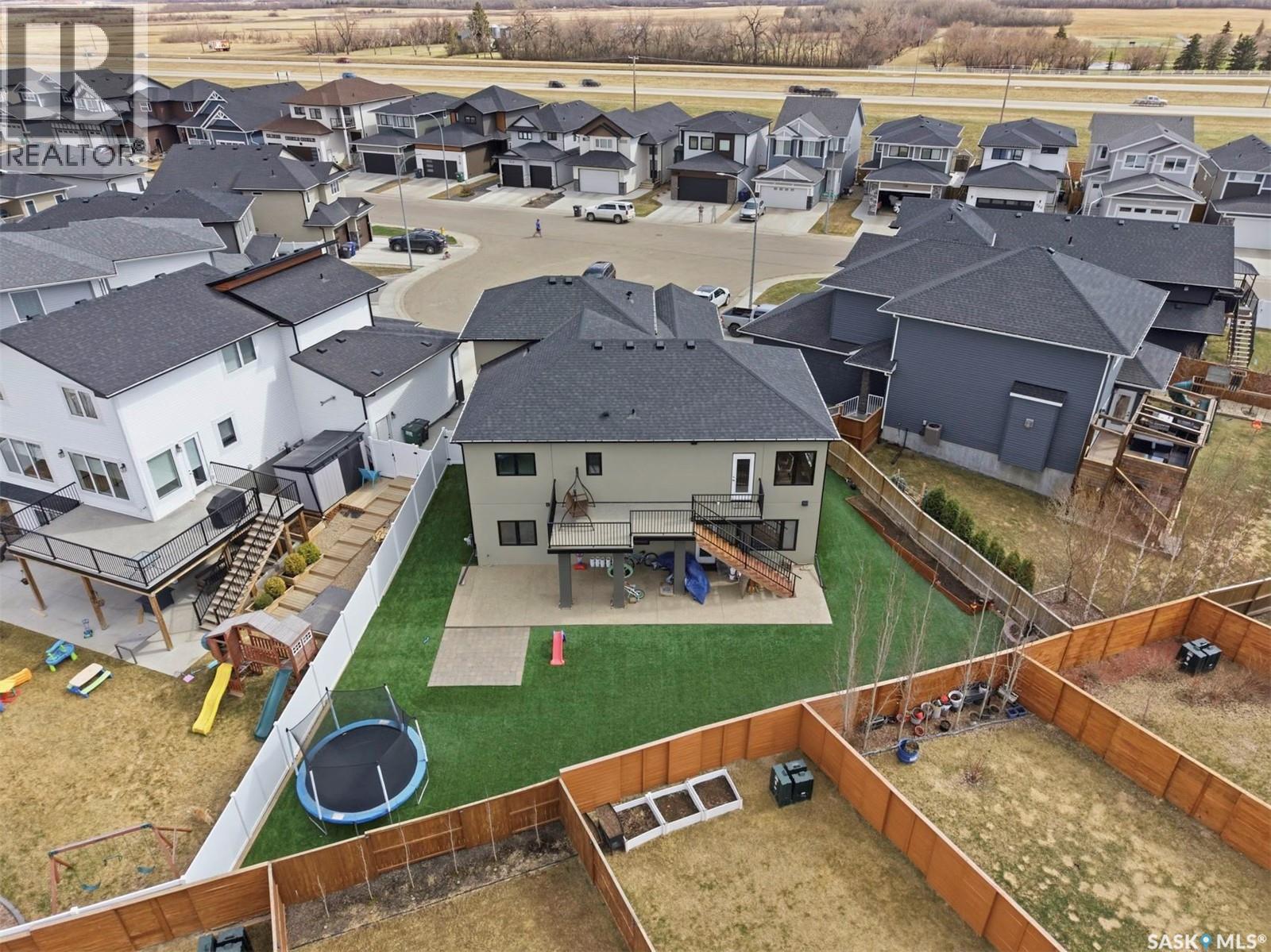 211 Burgess Bay, Saskatoon, Saskatchewan  S7V 0S3 - Photo 43 - SK035425