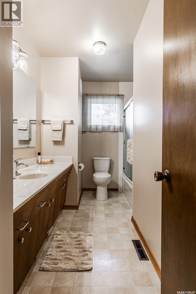 211 2nd Street E, Langham, Saskatchewan  S0K 2L0 - Photo 20 - SK035201