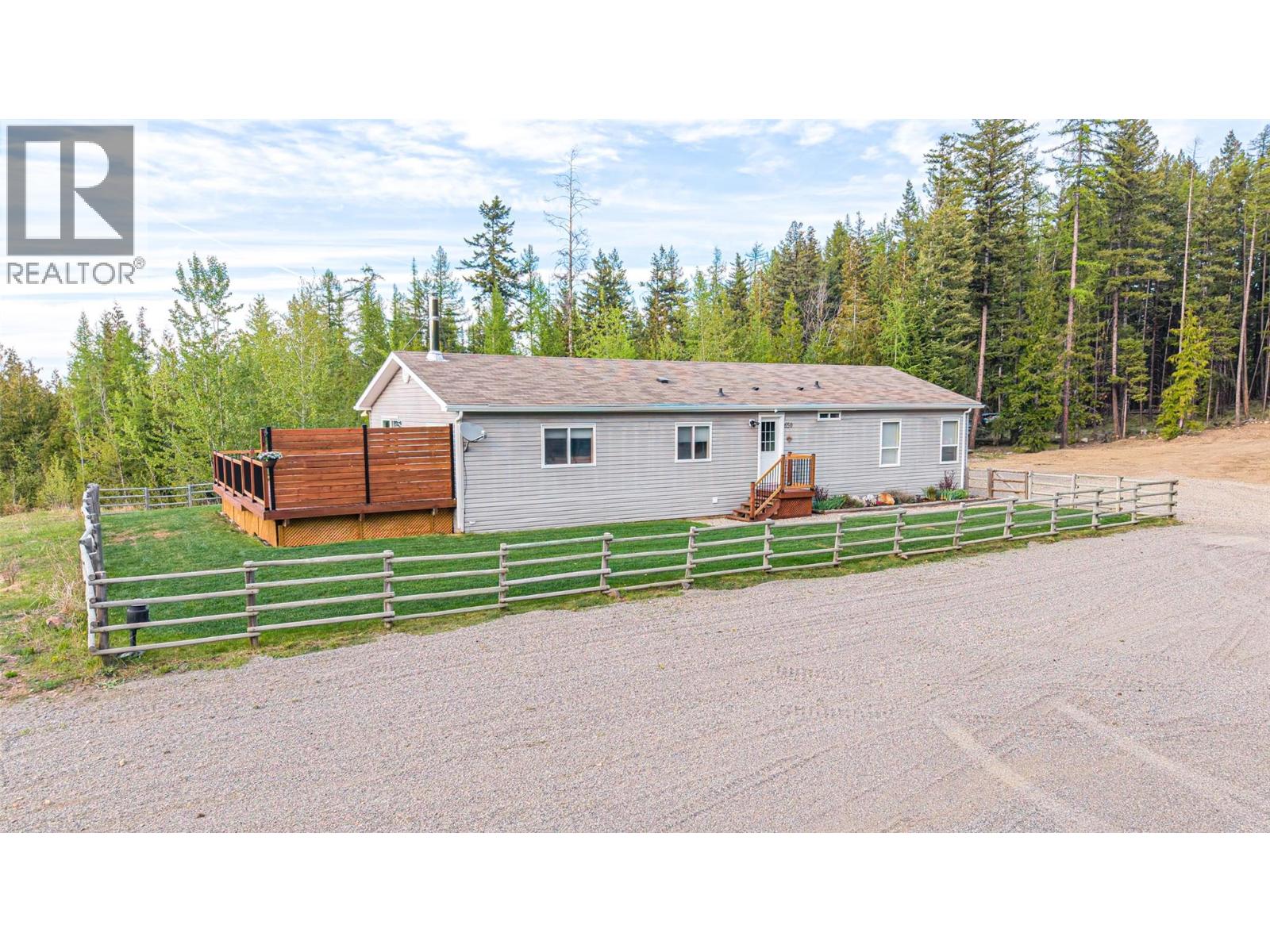 650 Bluenose Road, Vernon, British Columbia  V1B 3E7 - Photo 3 - 10378524