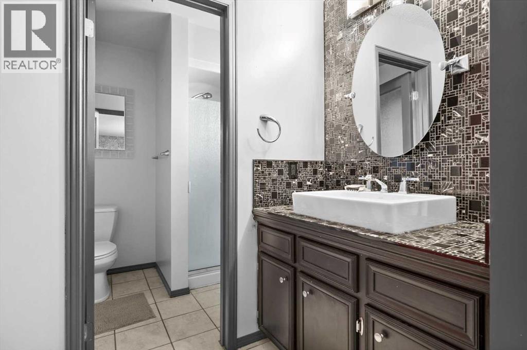 740 Canfield Place SW, Calgary, Alberta  T2W 1K6 - Photo 23 - A2309607