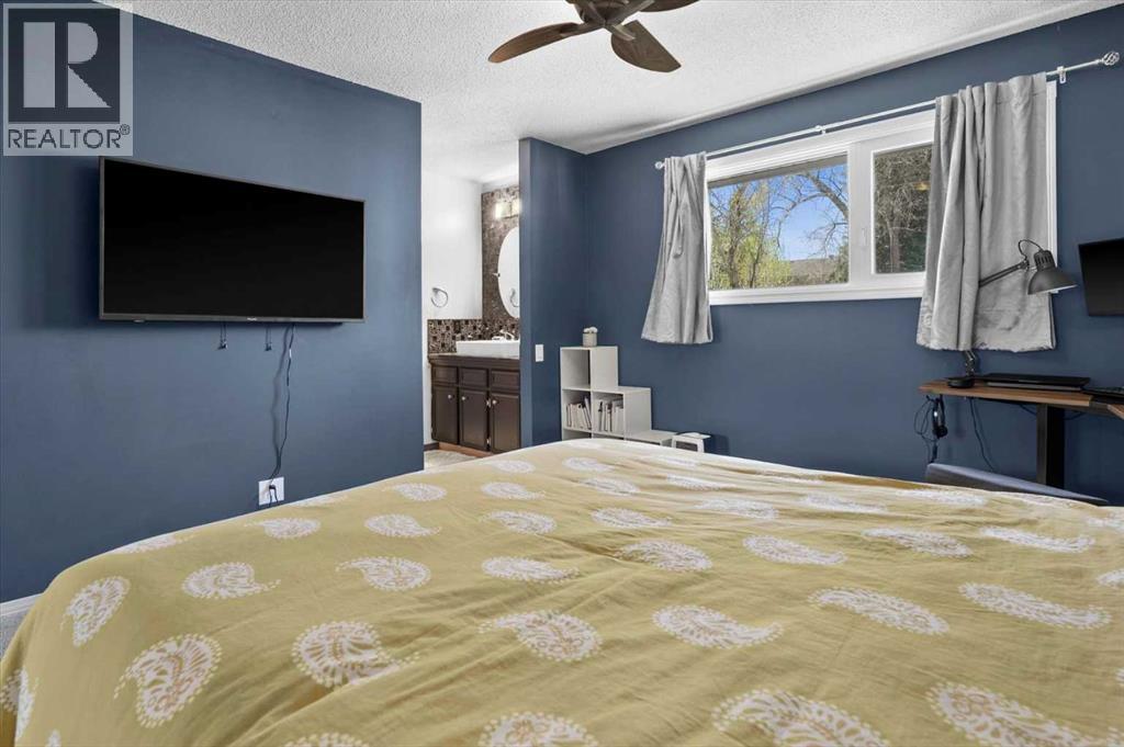 740 Canfield Place SW, Calgary, Alberta  T2W 1K6 - Photo 20 - A2309607