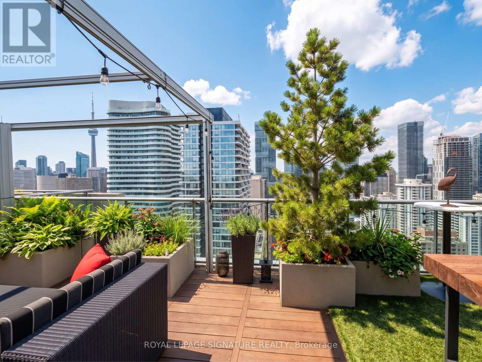 Ph5 - 281 Mutual Street, Toronto, Ontario  M4Y 3C4 - Photo 2 - C13105954