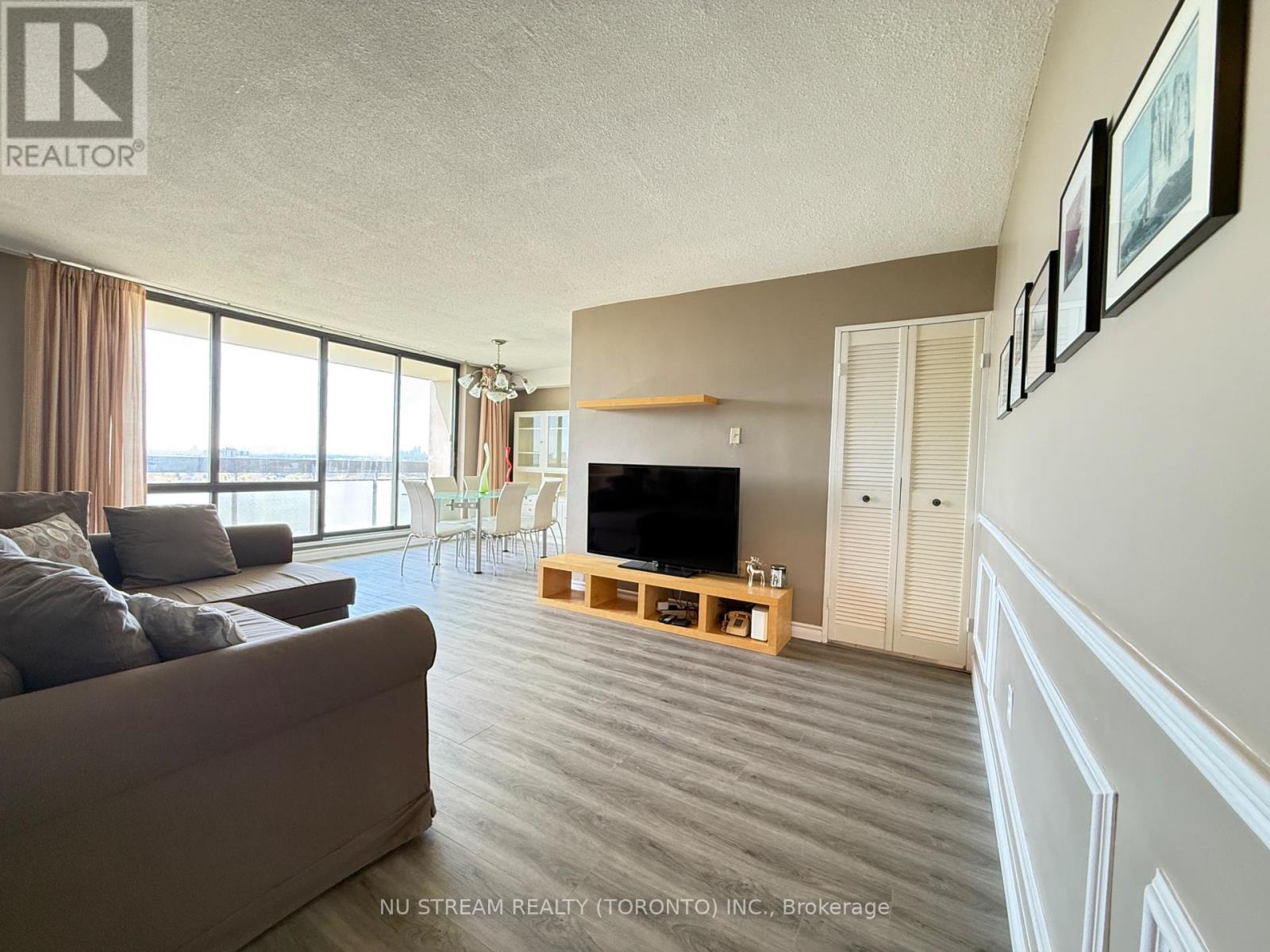 1205 - 260 Seneca Hill Drive, Toronto, Ontario M2J 4S6 - Photo 4 - C13105984