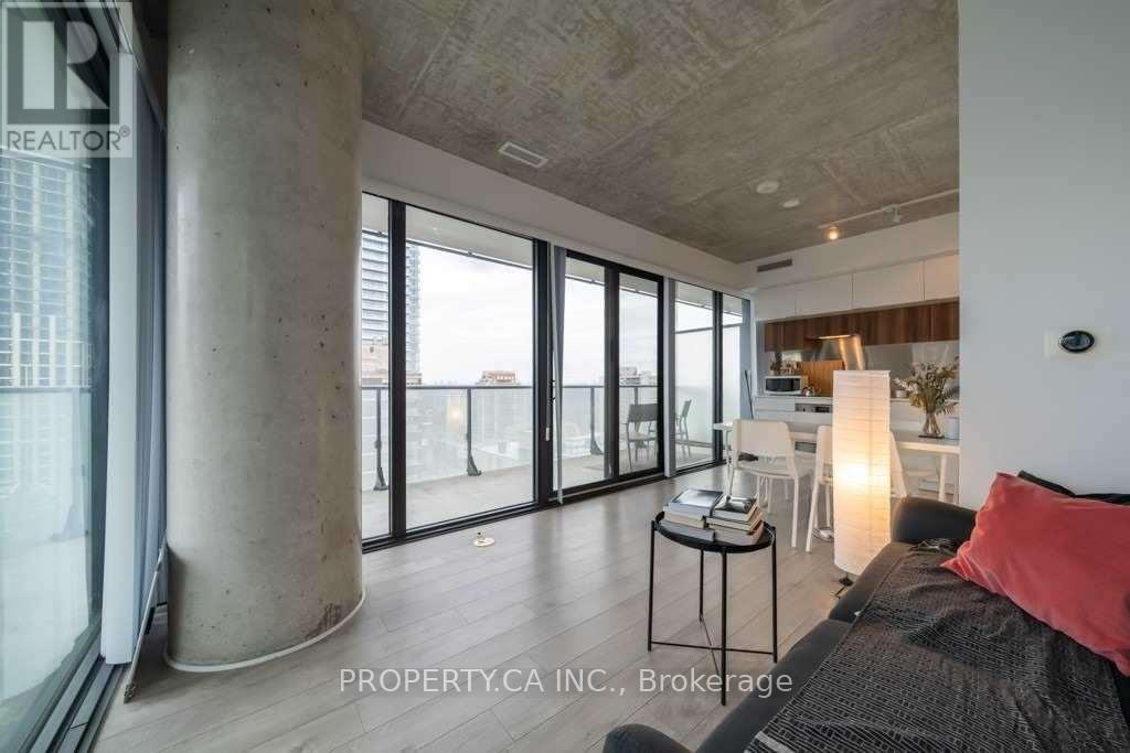 1303 - 185 Roehampton Avenue, Toronto (Mount Pleasant West), Ontario  M4P 1R4 - Photo 6 - C13105990