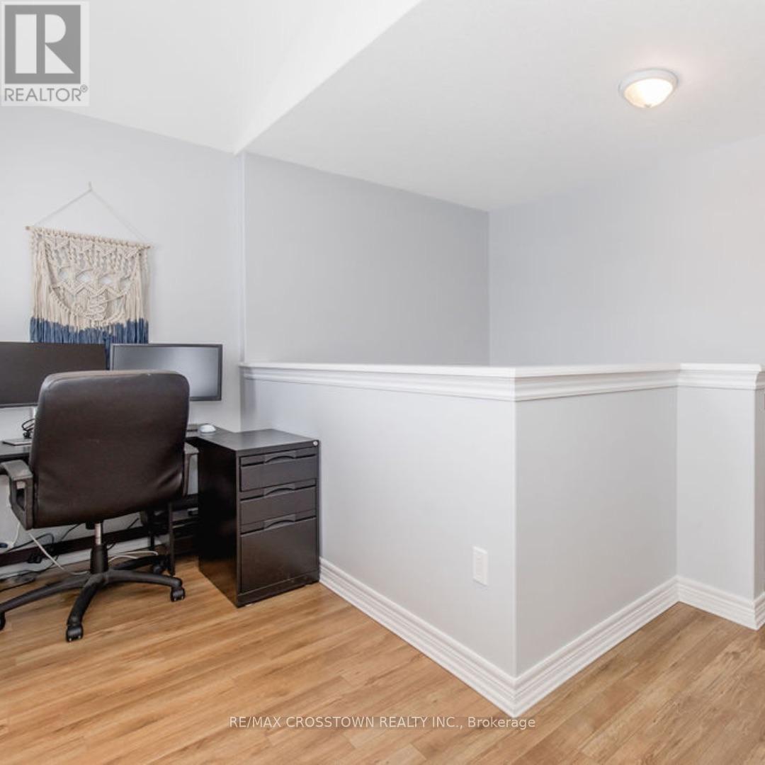 8 Brownley Lane, Essa (Angus), Ontario  L0M 1B0 - Photo 12 - N13105934