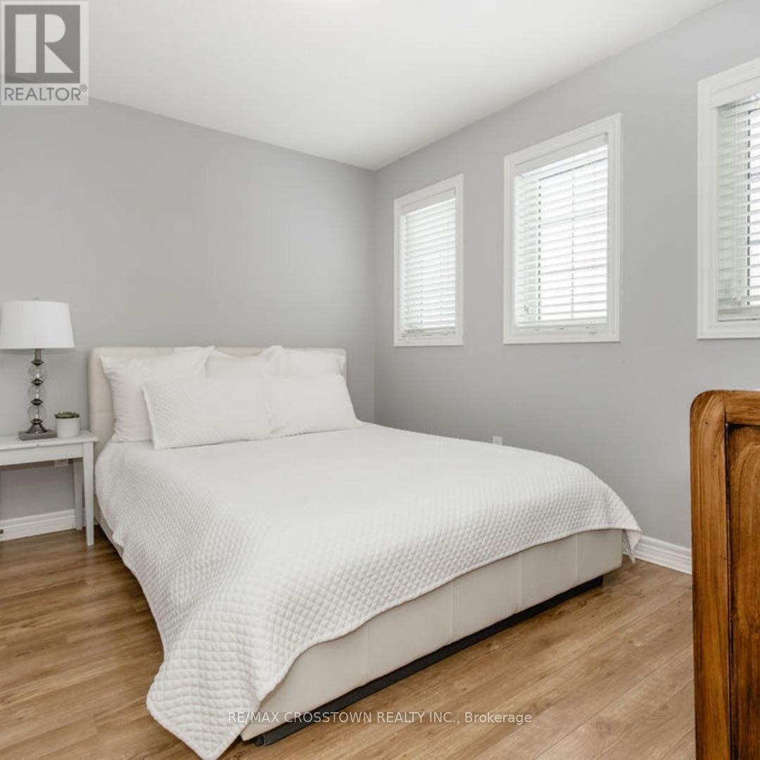 8 Brownley Lane, Essa (Angus), Ontario  L0M 1B0 - Photo 13 - N13105934