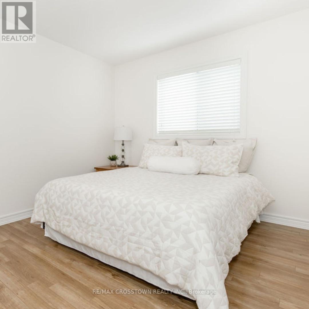 8 Brownley Lane, Essa (Angus), Ontario  L0M 1B0 - Photo 15 - N13105934