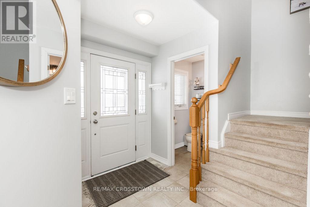 8 Brownley Lane, Essa (Angus), Ontario  L0M 1B0 - Photo 2 - N13105934