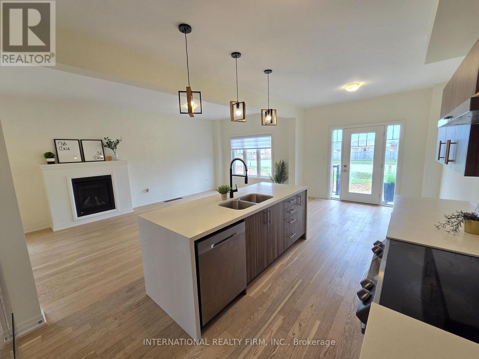 23 Harvest Crescent, Barrie, Ontario  L9J 0T3 - Photo 11 - S13106006
