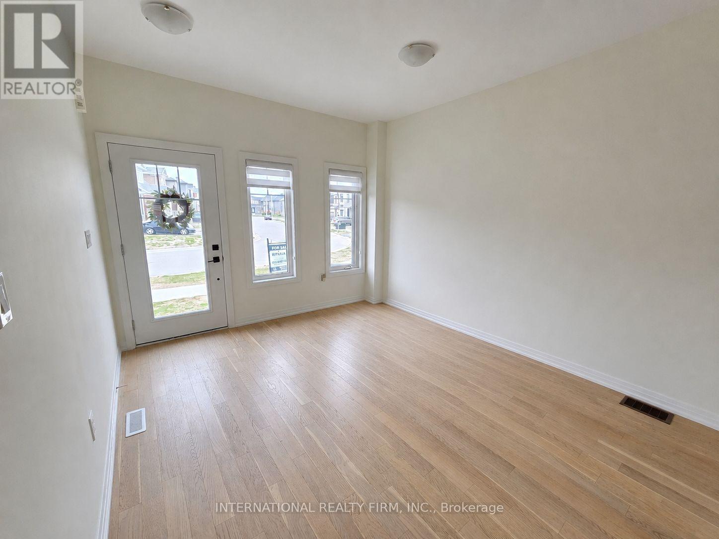 23 Harvest Crescent, Barrie, Ontario  L9J 0T3 - Photo 4 - S13106006