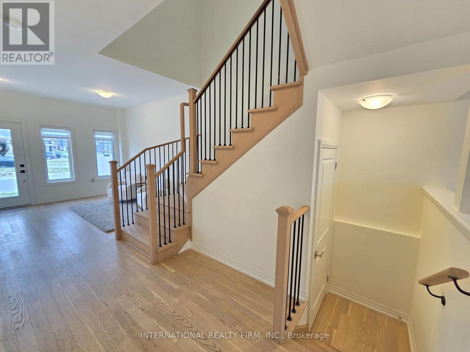 23 Harvest Crescent, Barrie, Ontario  L9J 0T3 - Photo 7 - S13106006