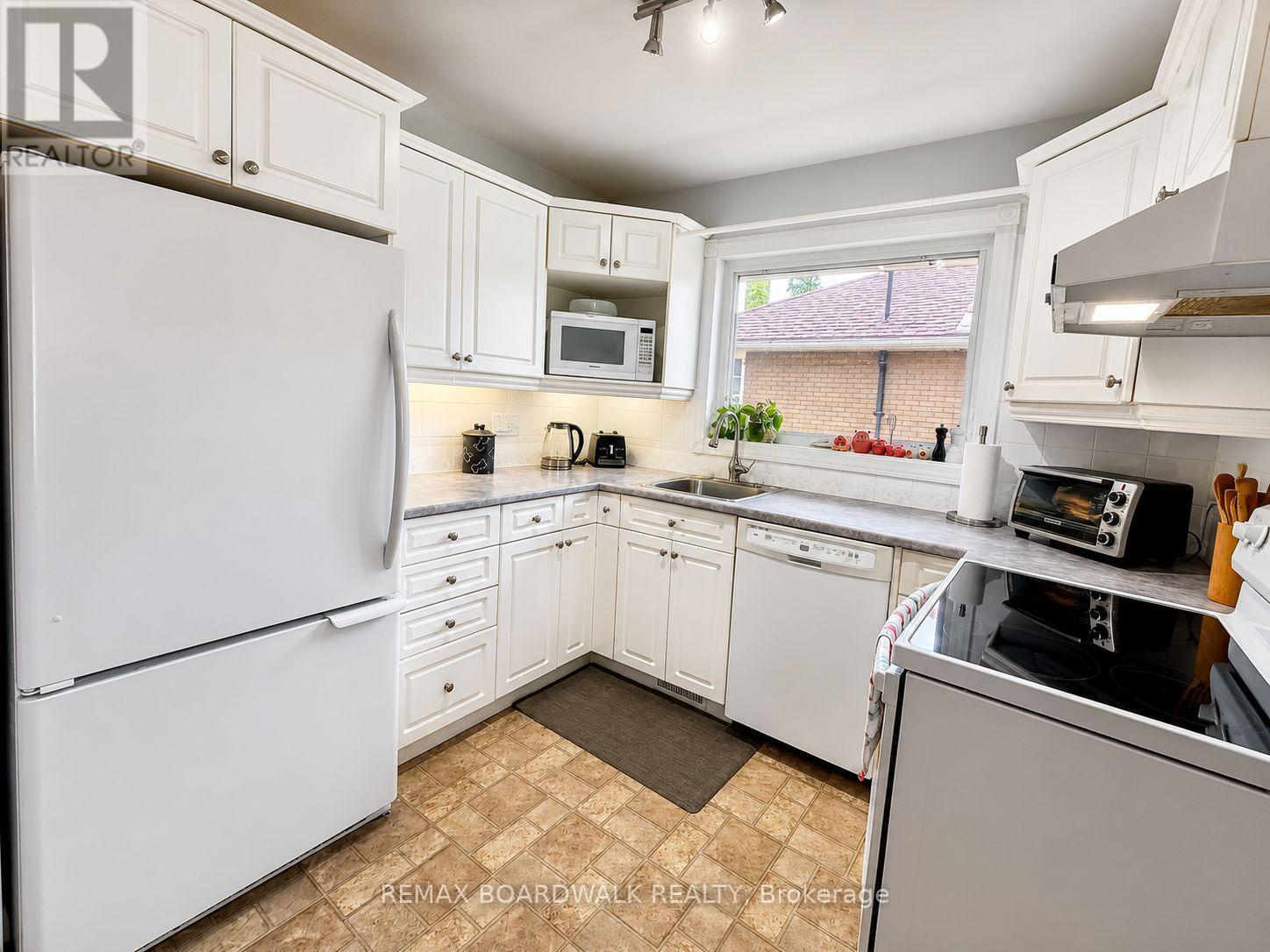 625 Clarke Avenue, Ottawa, Ontario  K1K 0Y6 - Photo 5 - X13100928