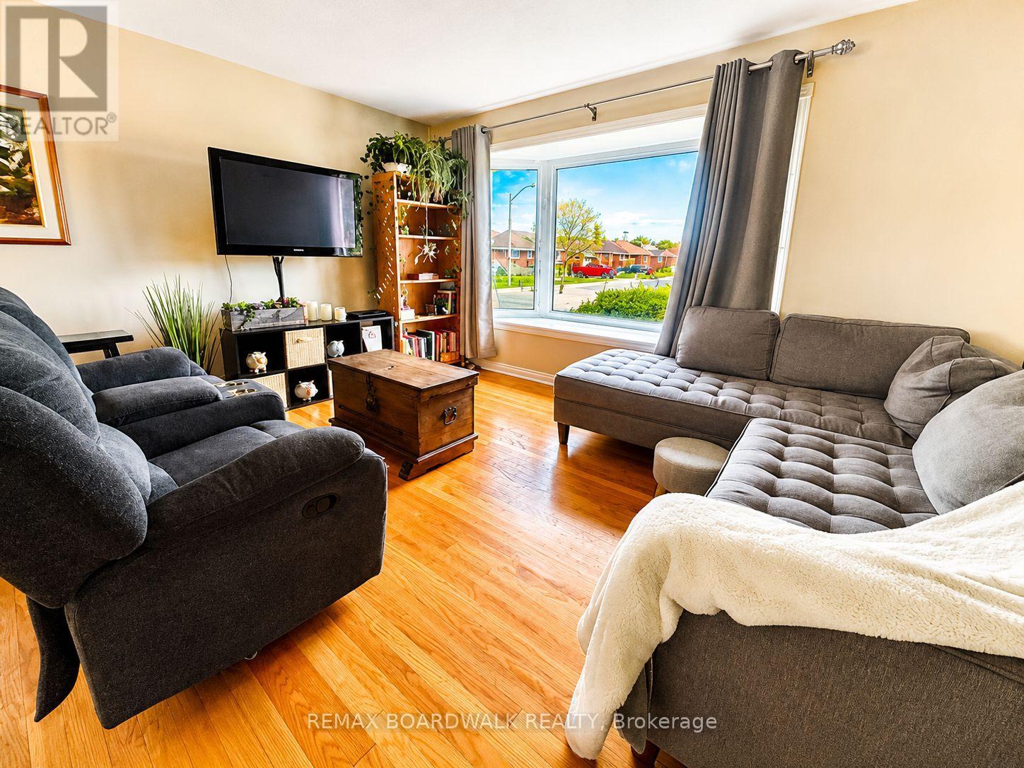 625 Clarke Avenue, Ottawa, Ontario  K1K 0Y6 - Photo 3 - X13100928