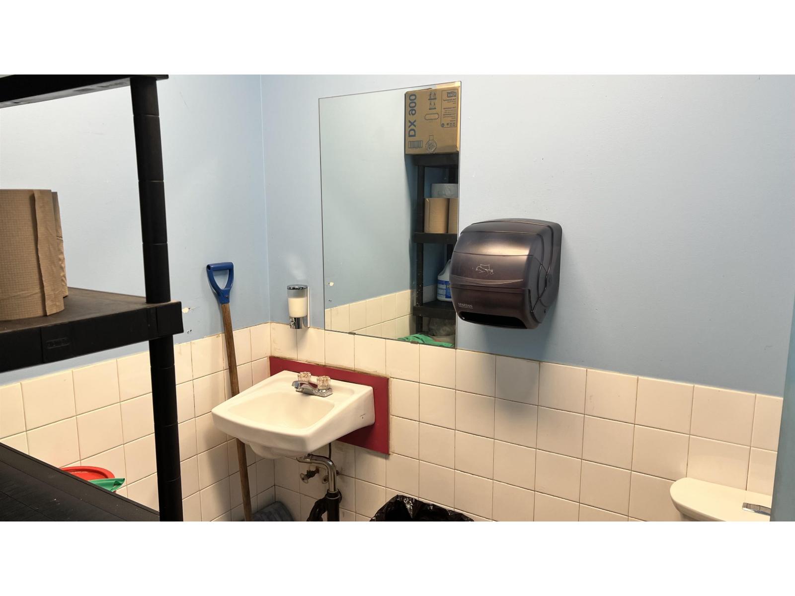 1650 Confidential Street, Surrey, British Columbia  V0V 0V0 - Photo 14 - C8078639