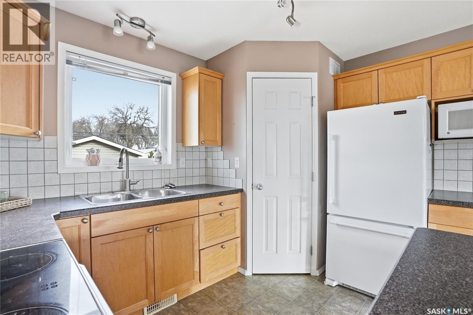 1426b C Avenue N, Saskatoon, Saskatchewan  S7K 1L1 - Photo 13 - SK035435