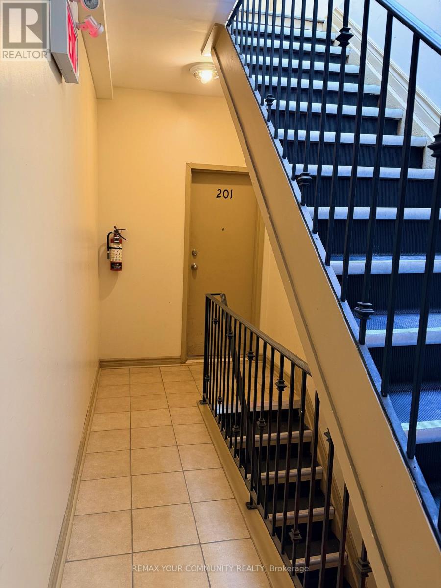 802 Bloor Street W, Toronto, Ontario  M6G 1L9 - Photo 9 - W13105918
