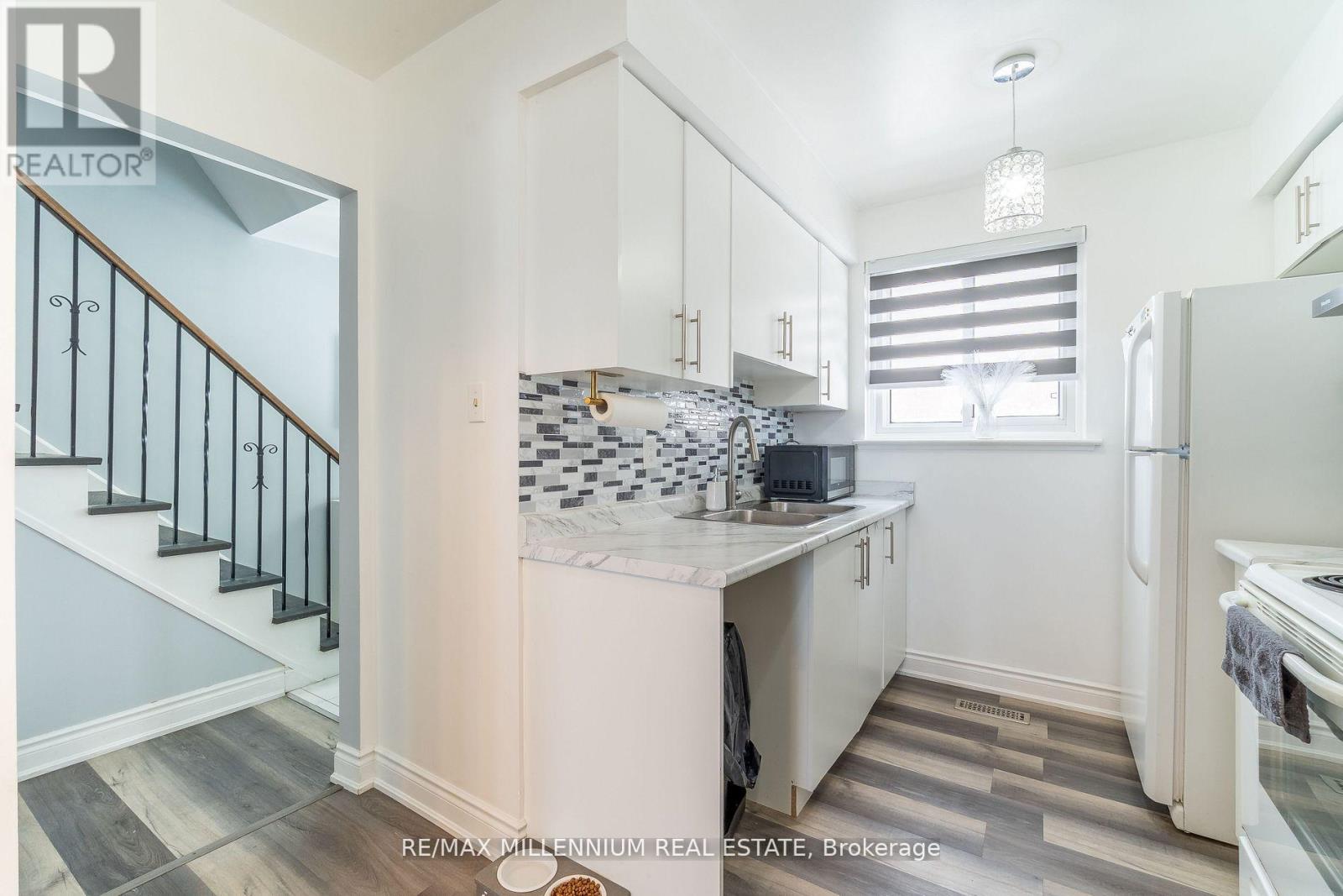 52 Village Court, Brampton (Brampton East), Ontario  L6W 1A6 - Photo 15 - W13105952