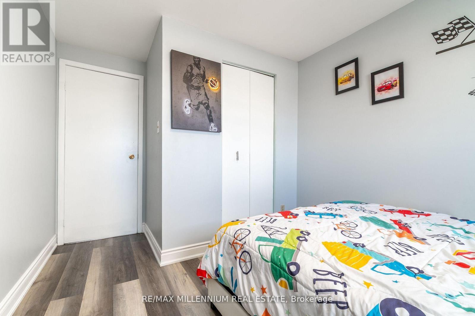 52 Village Court, Brampton (Brampton East), Ontario  L6W 1A6 - Photo 23 - W13105952