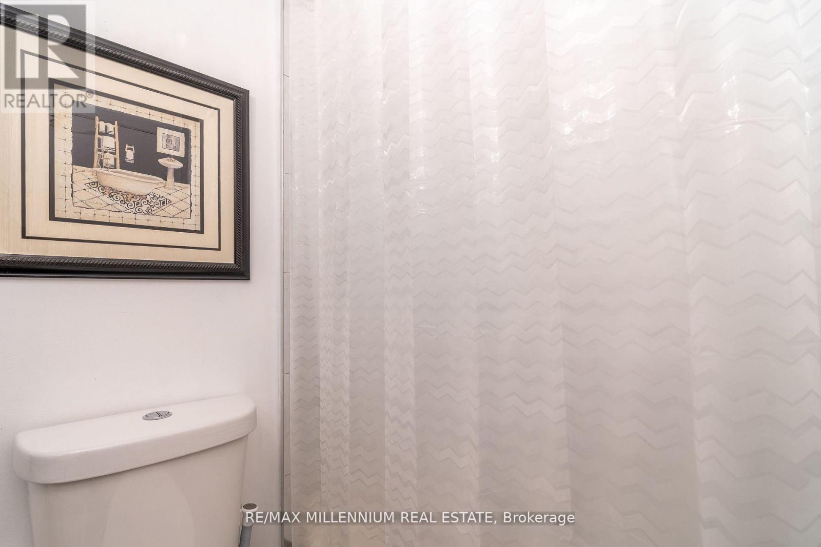 52 Village Court, Brampton (Brampton East), Ontario  L6W 1A6 - Photo 29 - W13105952