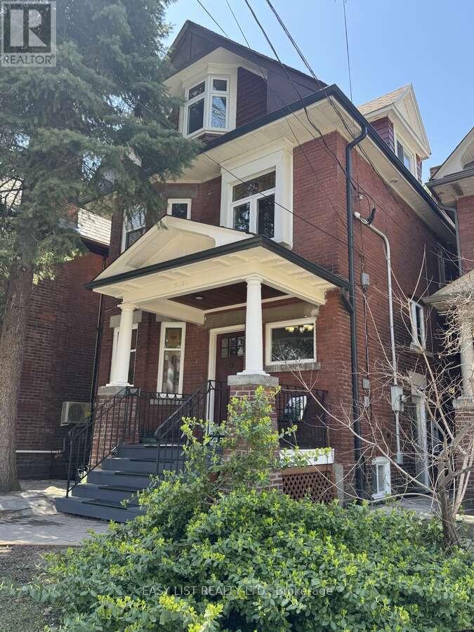 13 EVELYN CRESCENT, Toronto, Ontario