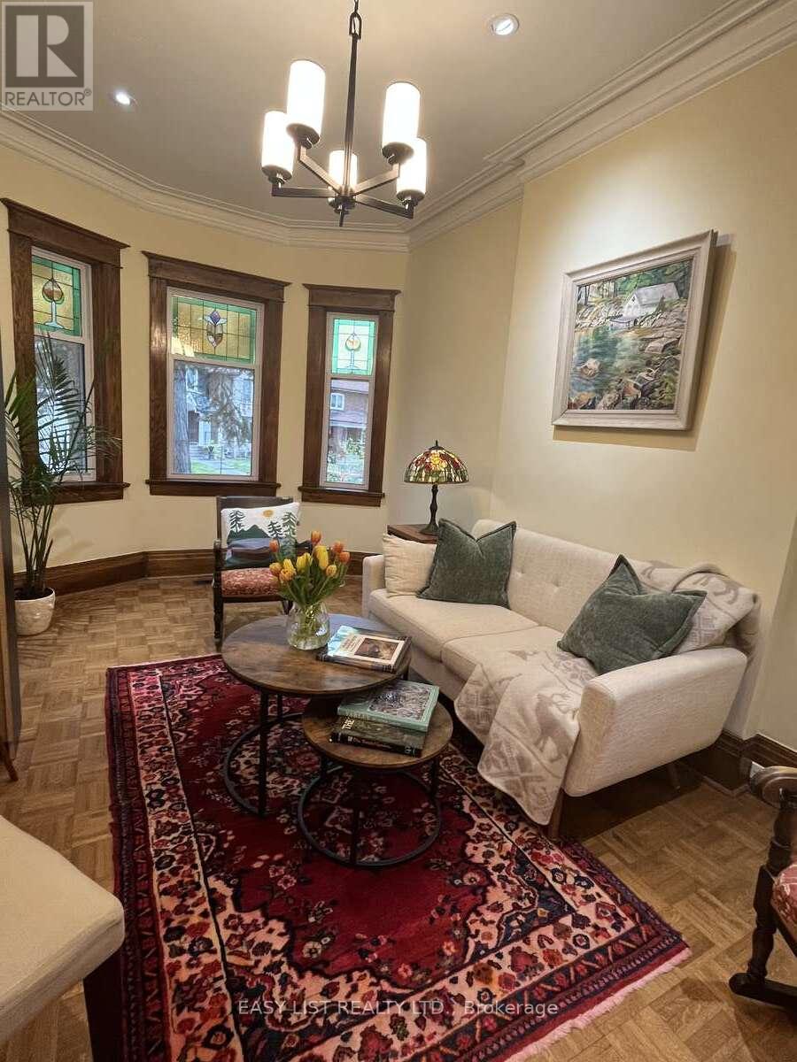 13 Evelyn Crescent, Toronto, Ontario  M6P 3C8 - Photo 10 - W13105988
