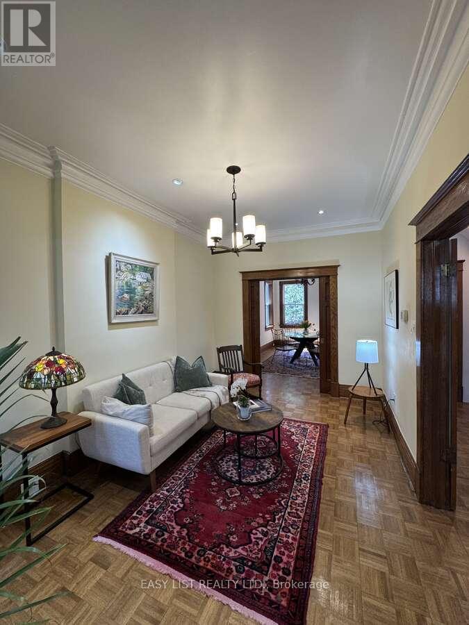 13 Evelyn Crescent, Toronto, Ontario  M6P 3C8 - Photo 11 - W13105988