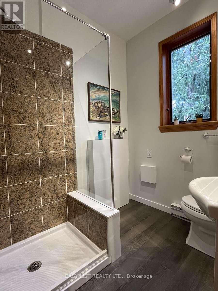 13 Evelyn Crescent, Toronto, Ontario  M6P 3C8 - Photo 14 - W13105988
