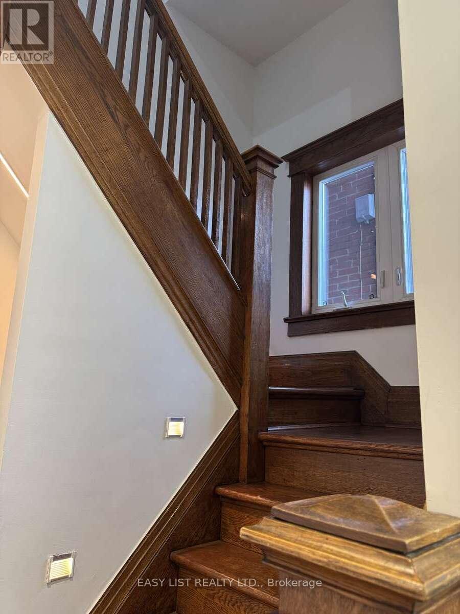 13 Evelyn Crescent, Toronto, Ontario  M6P 3C8 - Photo 17 - W13105988