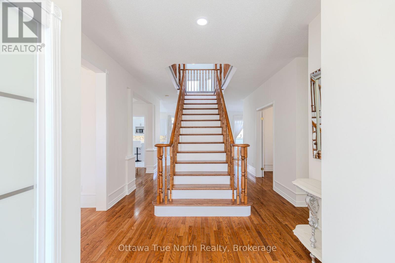 19 Black Tern Crescent, Ottawa, Ontario  K2M 2Z4 - Photo 3 - X13085400