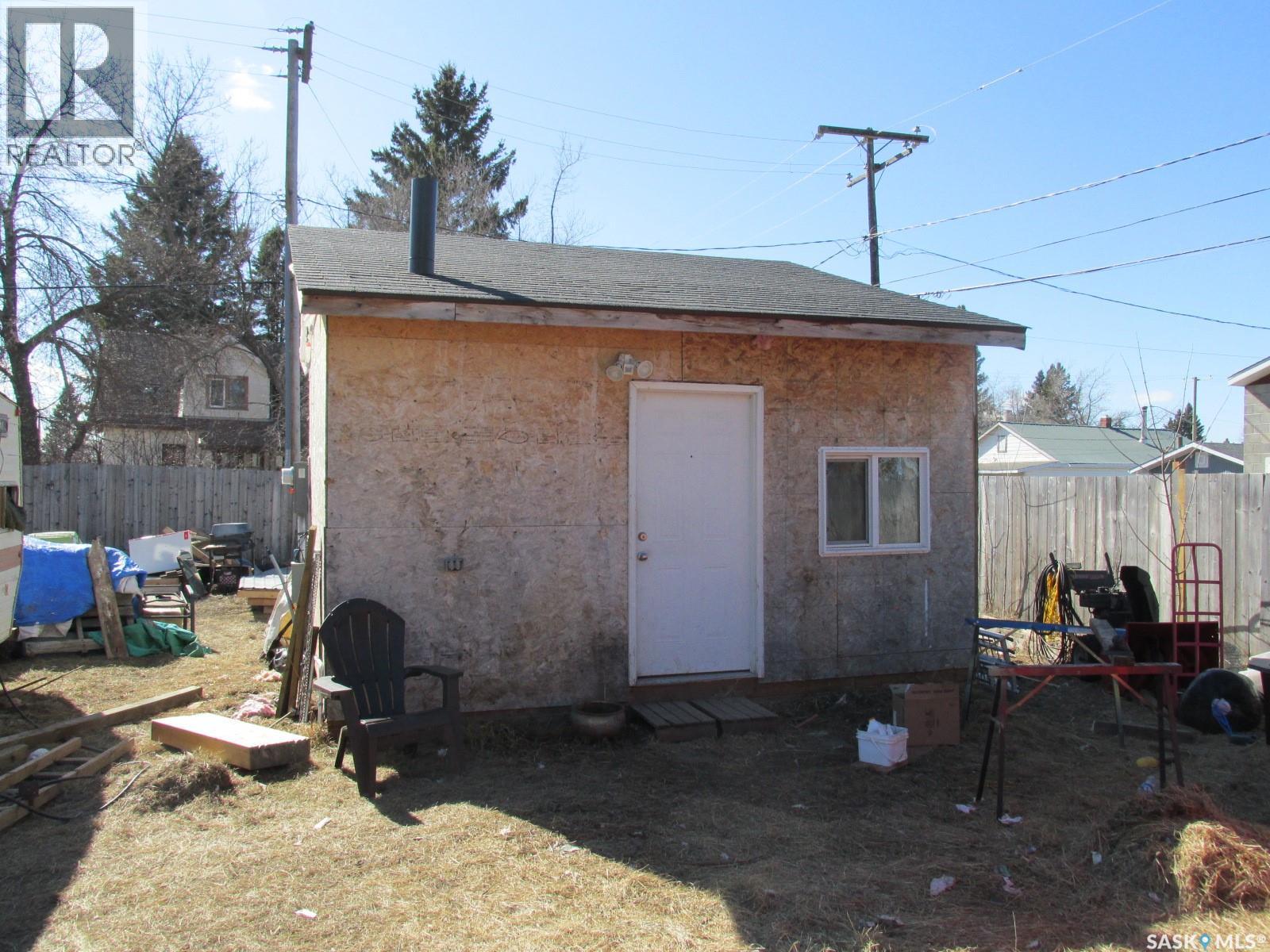 201 Railway Avenue, White Fox, Saskatchewan  S0J 3B0 - Photo 2 - SK010327