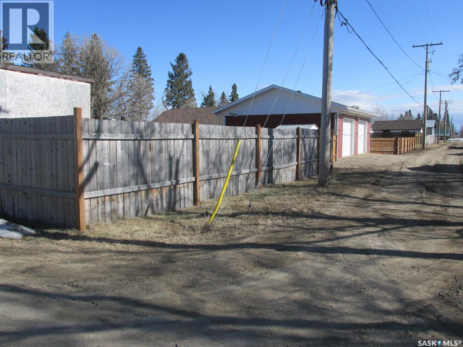 201 Railway Avenue, White Fox, Saskatchewan  S0J 3B0 - Photo 3 - SK010327