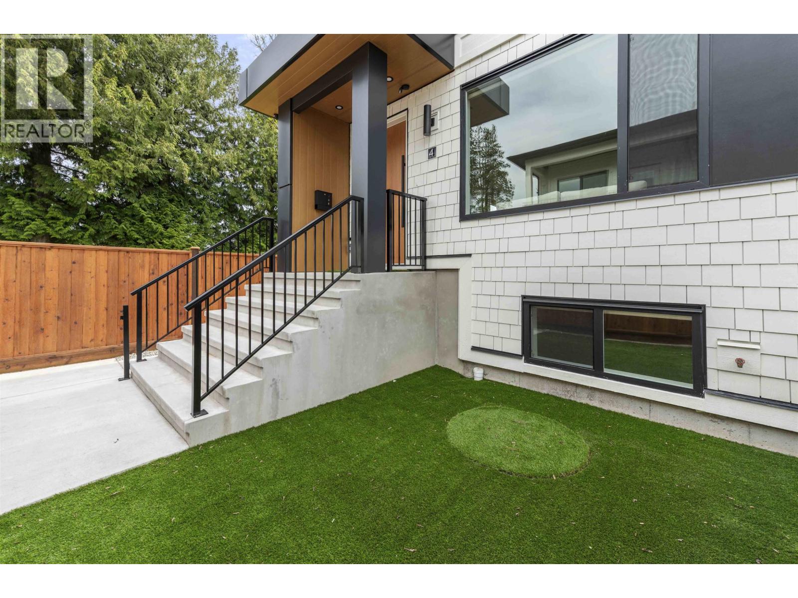 4 7822 GOODLAD STREET, Burnaby, British Columbia