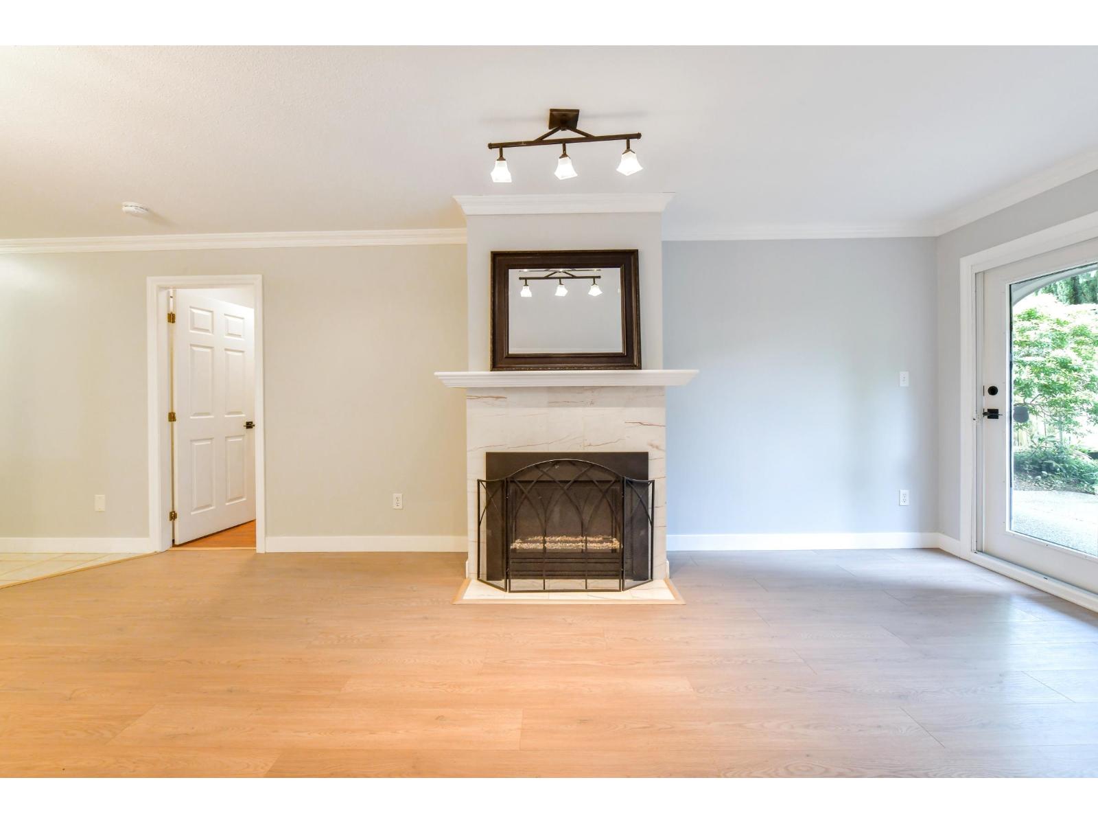 106 1533 Best Street, White Rock, British Columbia  V4B 4E9 - Photo 6 - R3120481