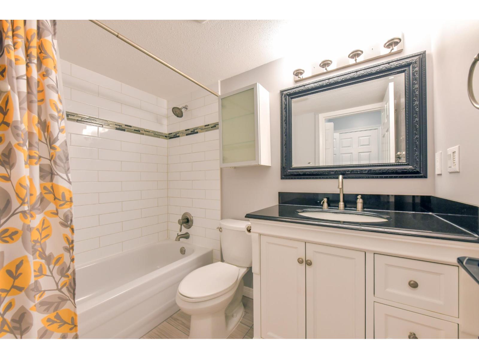 106 1533 Best Street, White Rock, British Columbia  V4B 4E9 - Photo 10 - R3120481