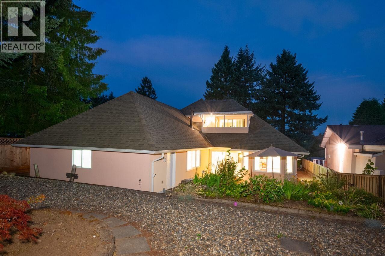 937 Westmount Drive, Port Moody, British Columbia  V3H 1K8 - Photo 37 - R3072474