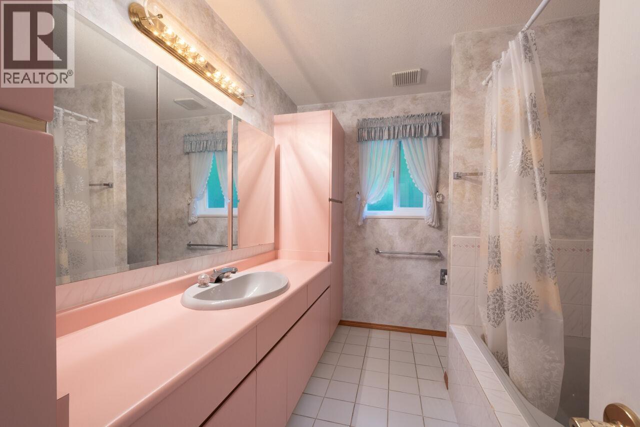 937 Westmount Drive, Port Moody, British Columbia  V3H 1K8 - Photo 22 - R3072474