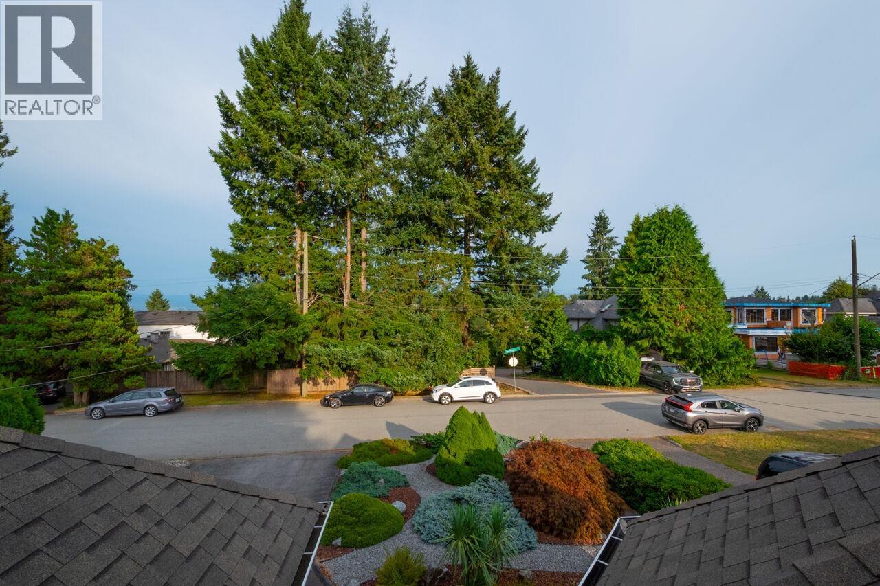 937 Westmount Drive, Port Moody, British Columbia  V3H 1K8 - Photo 27 - R3072474