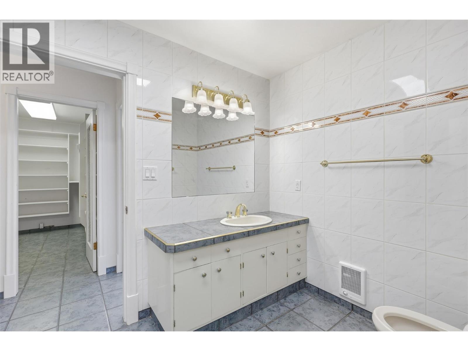 5245 Chasey Road, Celista, British Columbia  V0E 1M6 - Photo 40 - 10386810
