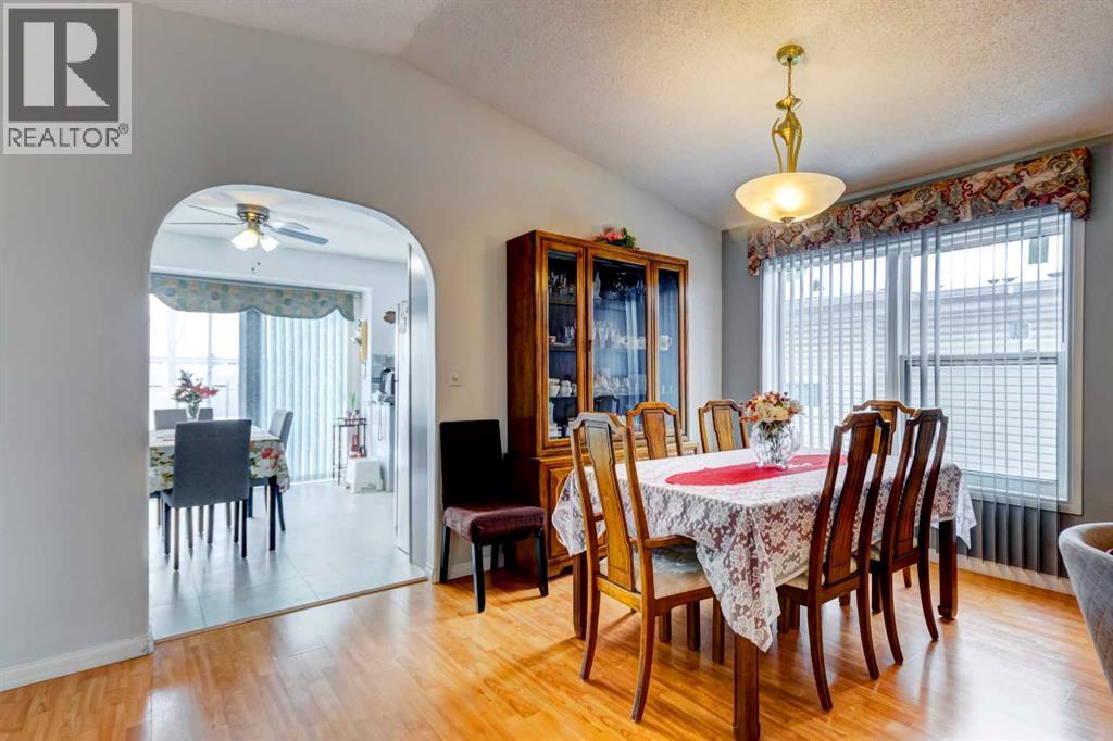 38 Millbank Hill SW, Calgary, Alberta  T2Y 2Y9 - Photo 8 - A2294549