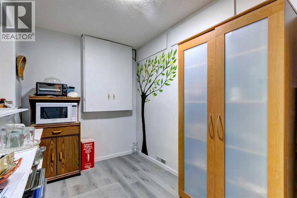 38 Millbank Hill SW, Calgary, Alberta  T2Y 2Y9 - Photo 26 - A2294549