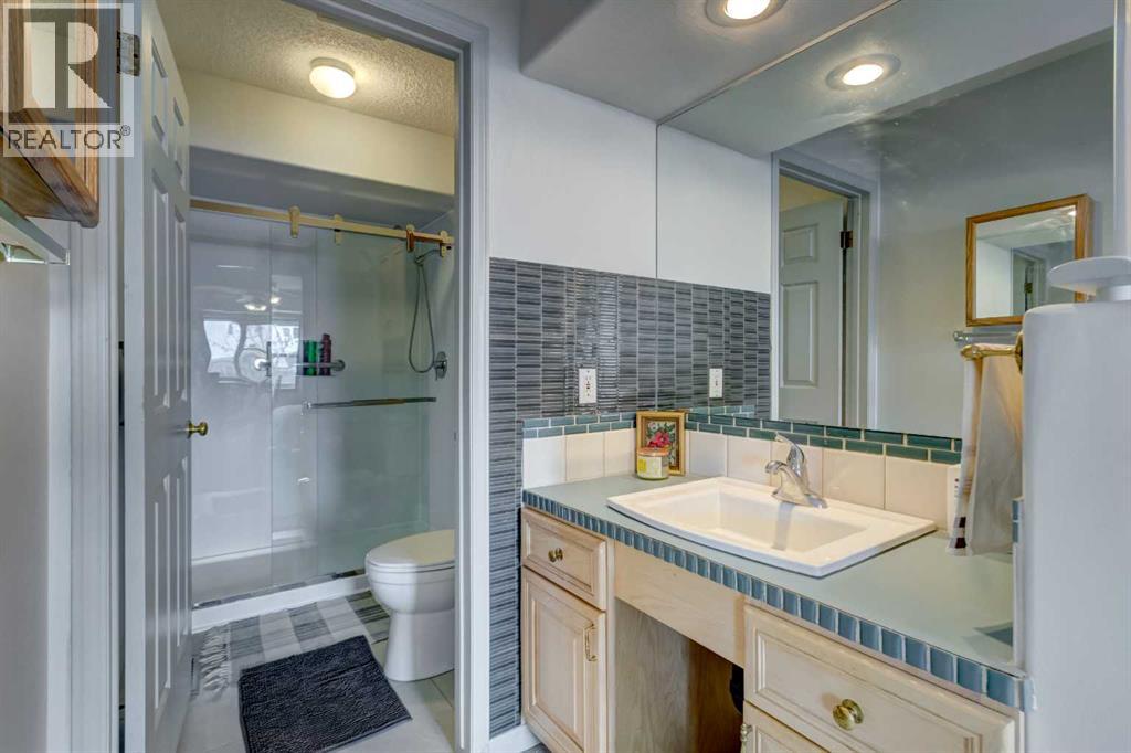 38 Millbank Hill SW, Calgary, Alberta  T2Y 2Y9 - Photo 20 - A2294549